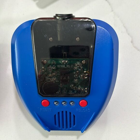 Laser Tag Lights and Sounds Game Toy Two Players Ages 6+ - Picture 4 of 12